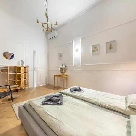 Sass Twins Apartment Next To The Basilica S2 Budapest Exterior photo